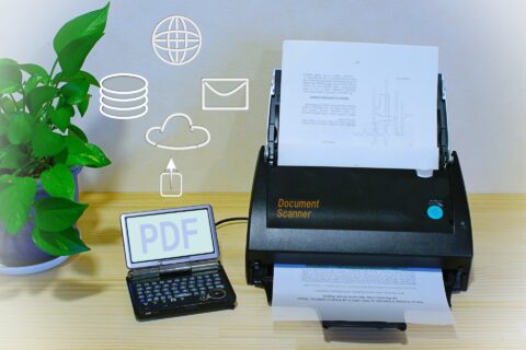 FAXが手放せない！製造業の皆様へ告ぐ「脱・紙文化」への第一歩とWebマーケの意外な関係